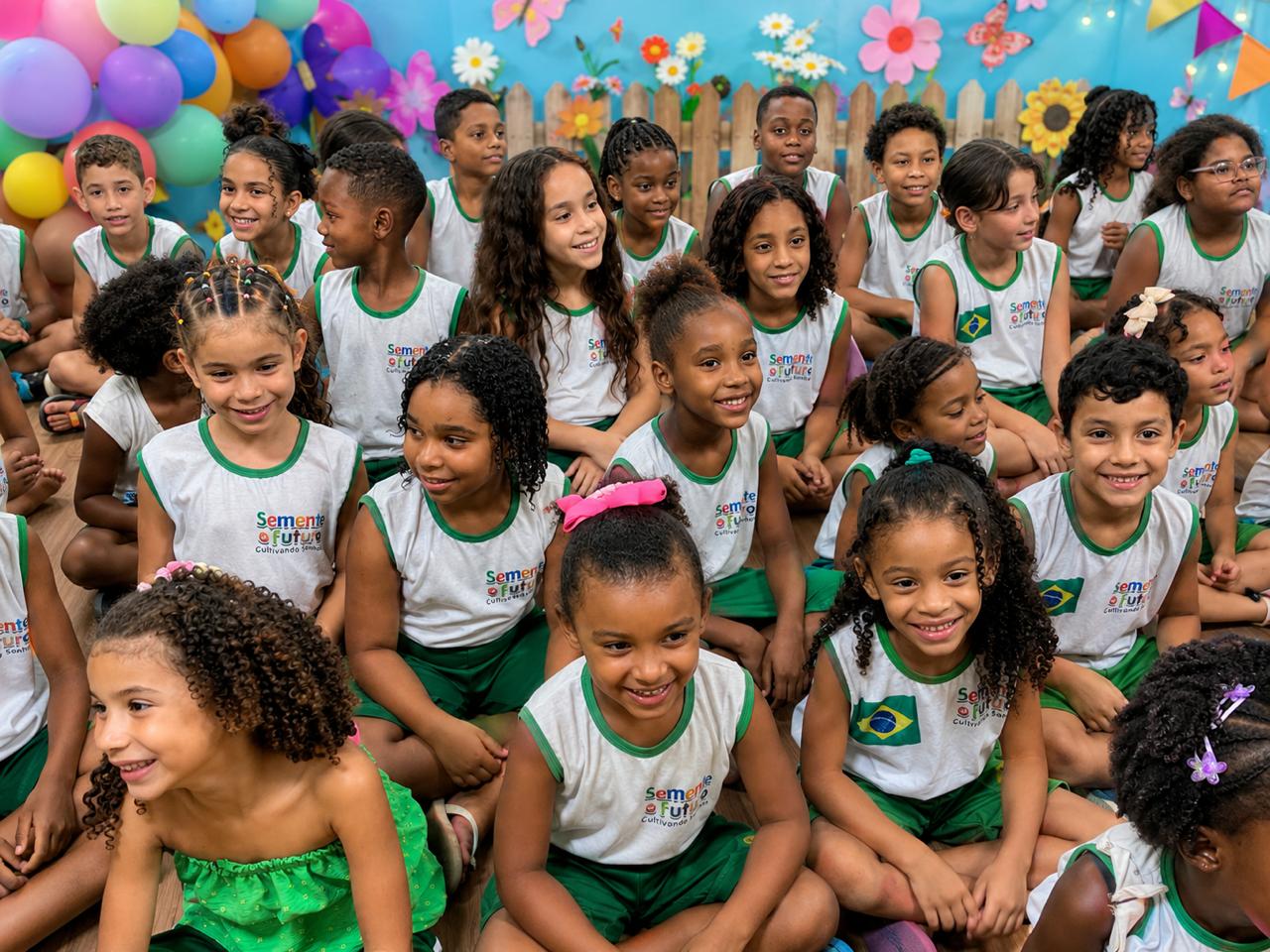 Crianças sorrindo da Semente do Futuro